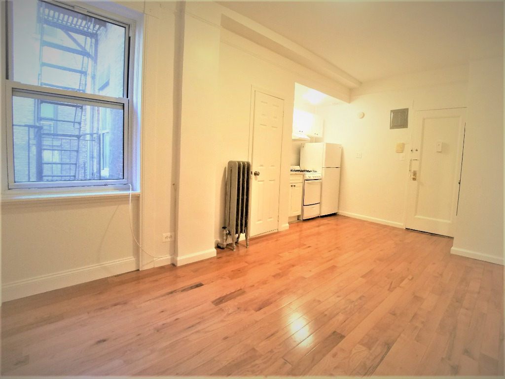 936 West End Avenue - Photo 1