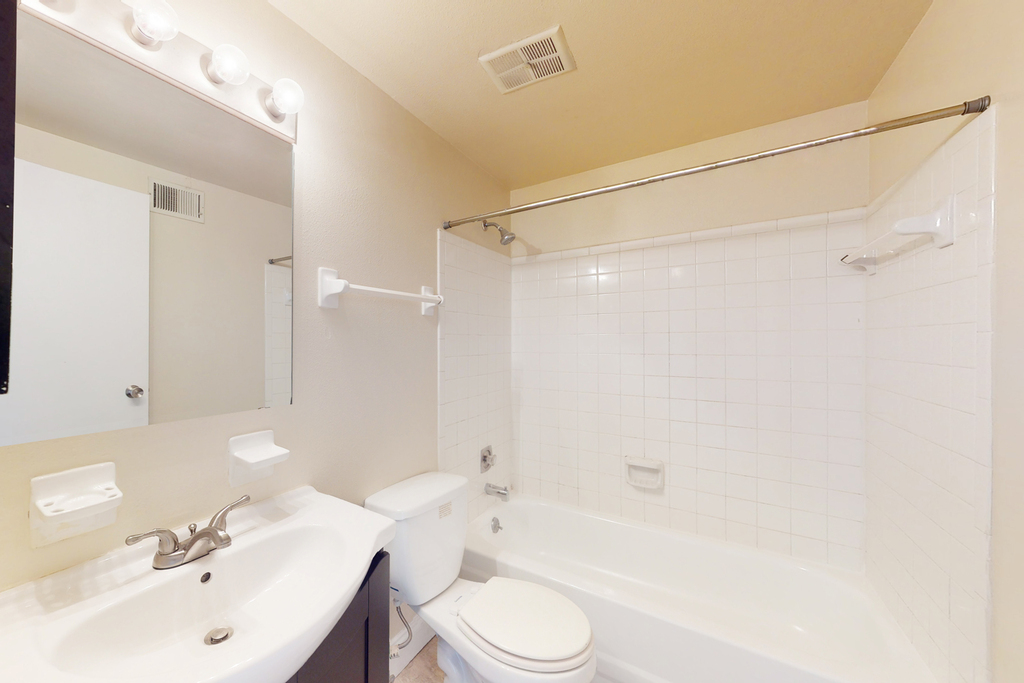 5660 Kingsbury Avenue - Photo 34