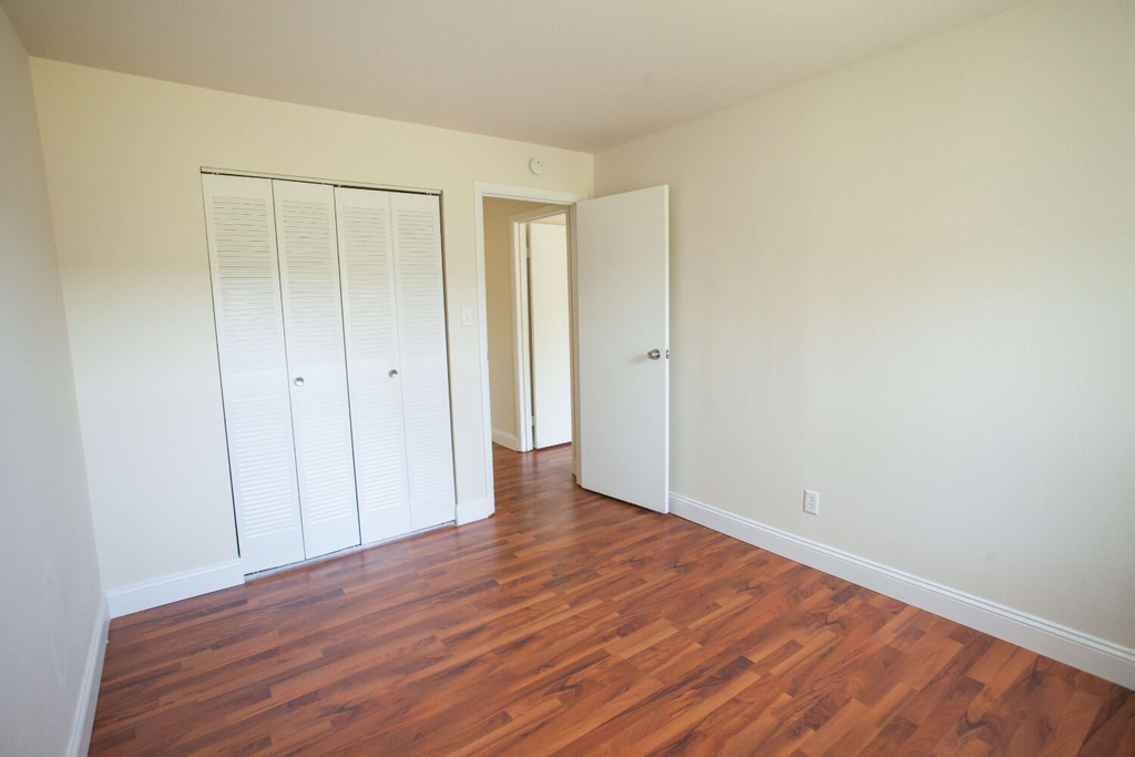 5660 Kingsbury Avenue - Photo 18