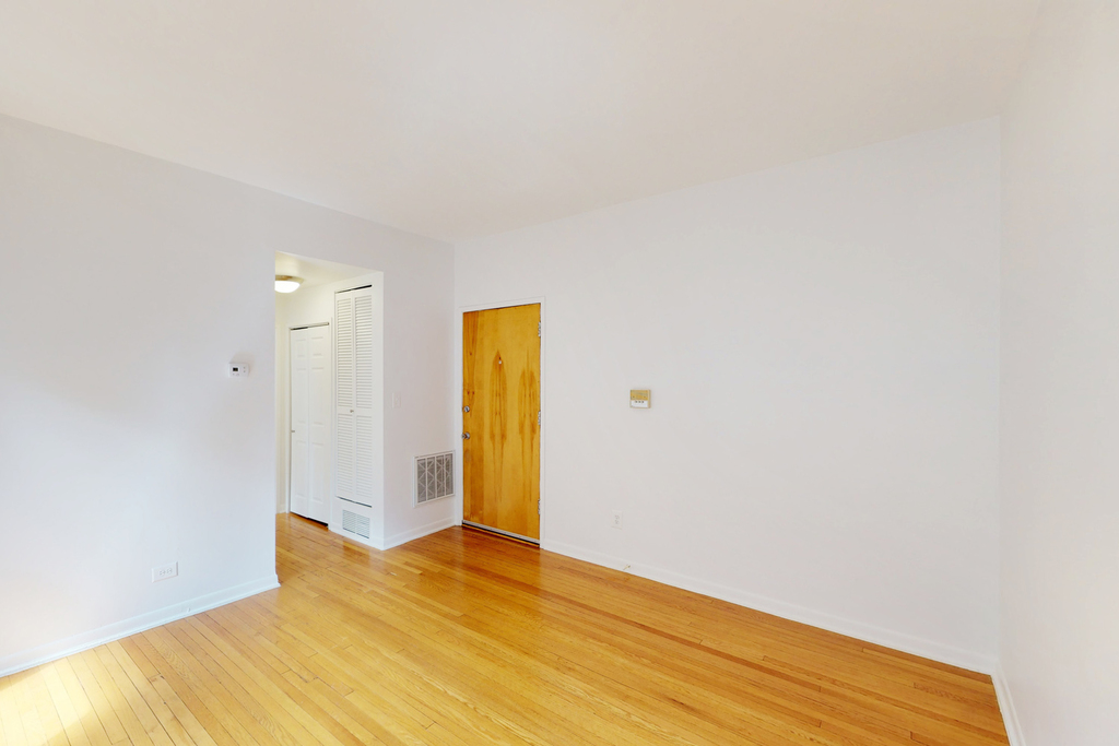 5430 South Cornell Avenue - Photo 3