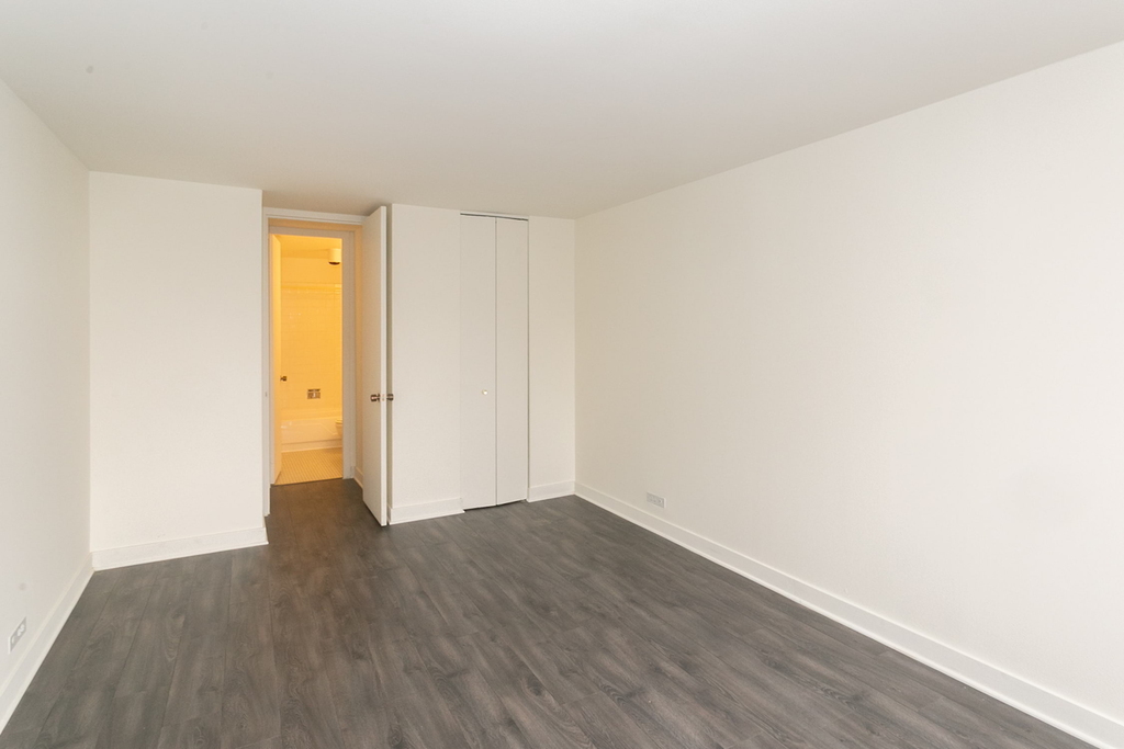5035 S East End Ave - Photo 328