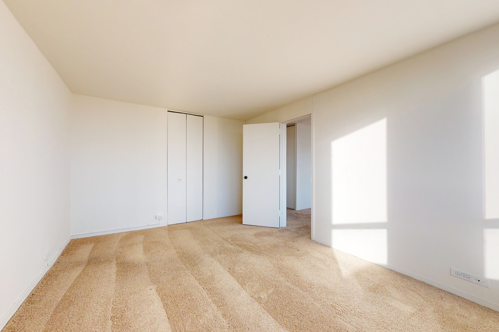 5035 S East End Ave - Photo 795