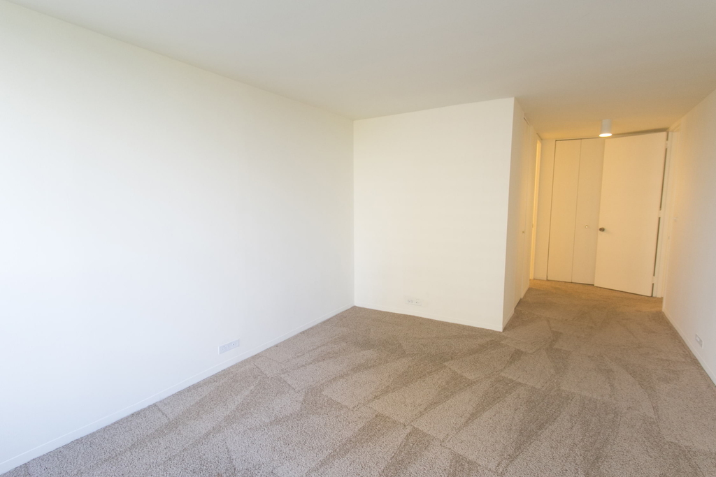 5035 S East End Ave - Photo 388