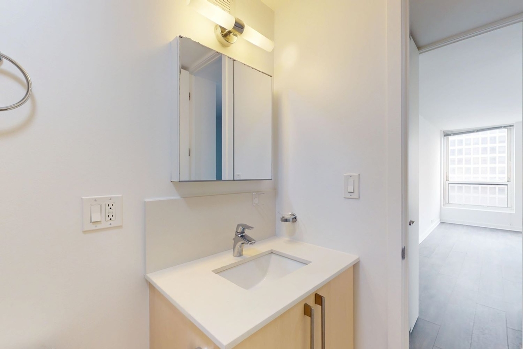 5035 S East End Ave - Photo 304