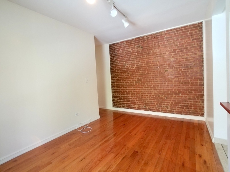 122 La Salle St. - Photo 2