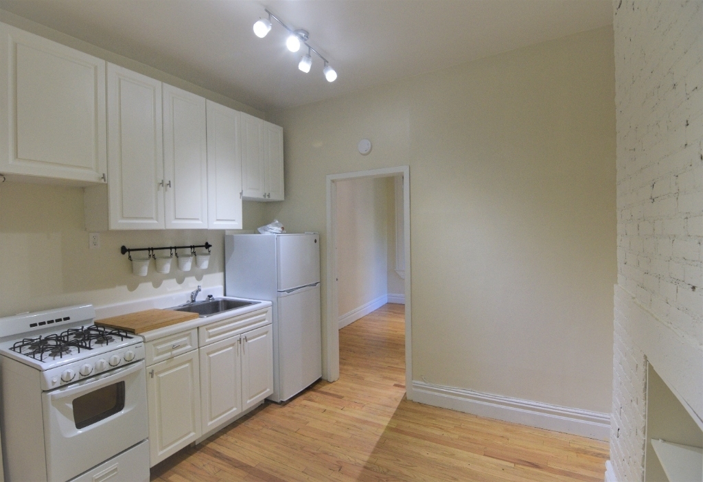 545 East 5th Street - Photo 0