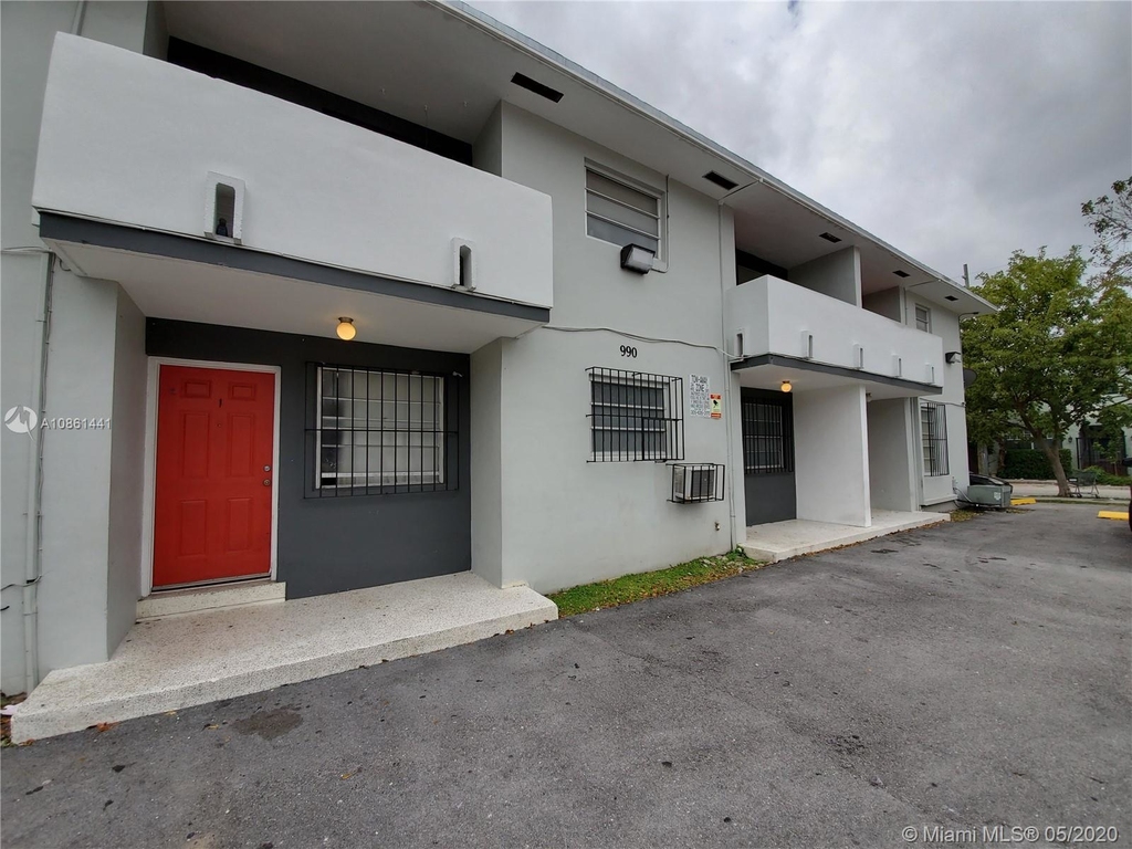 990 Sw 4  Street - Photo 11