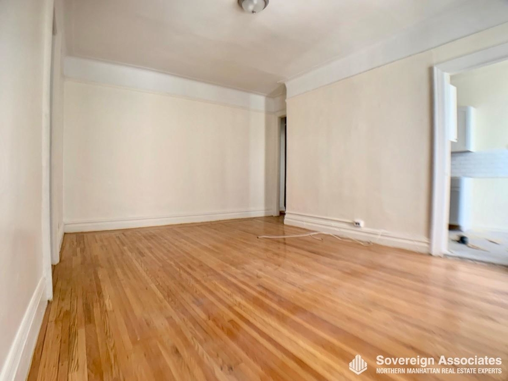 555 Fort Washington Avenue - Photo 2