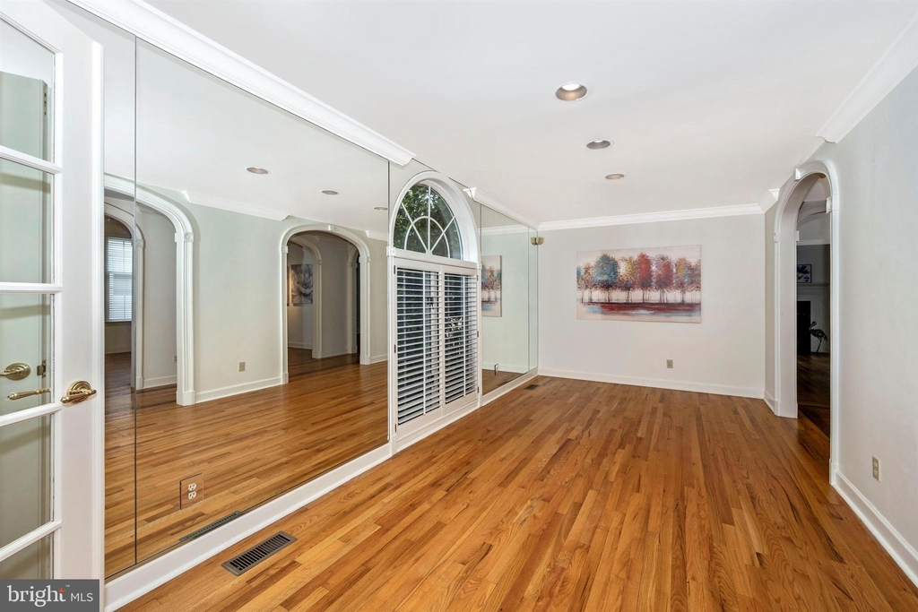 4817 Chevy Chase Boulevard - Photo 24
