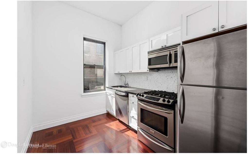 605 West 137th St - Photo 3