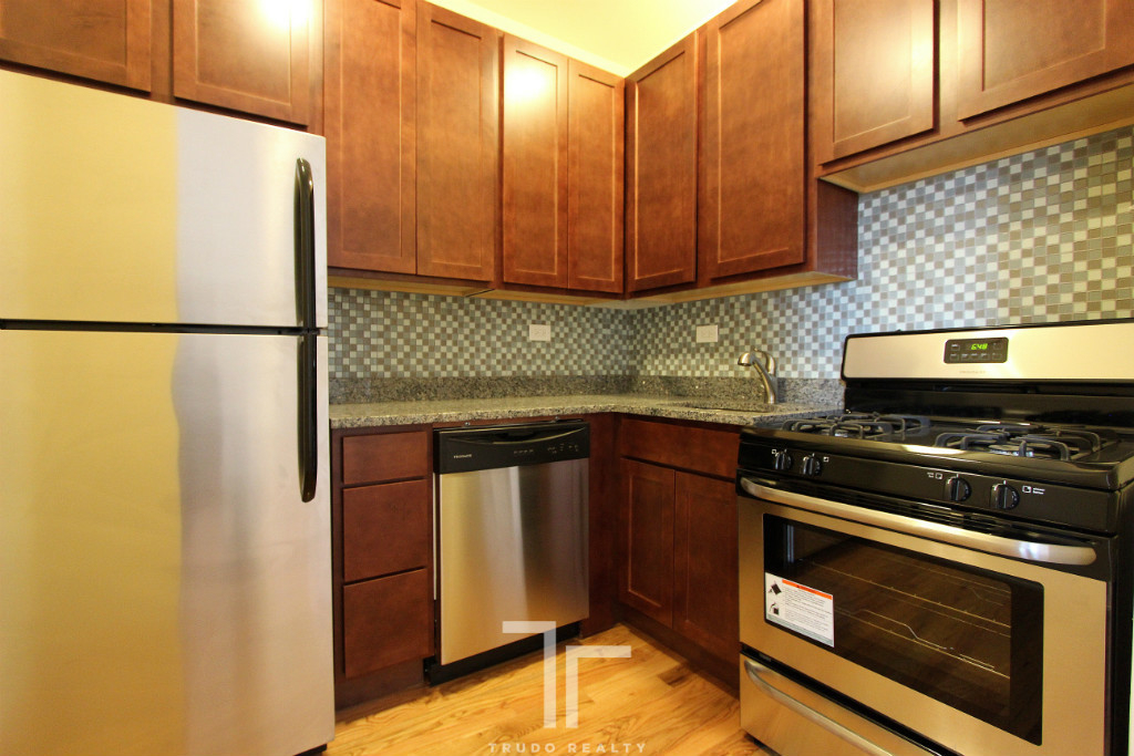 4851 North Damen Ave. - Photo 3