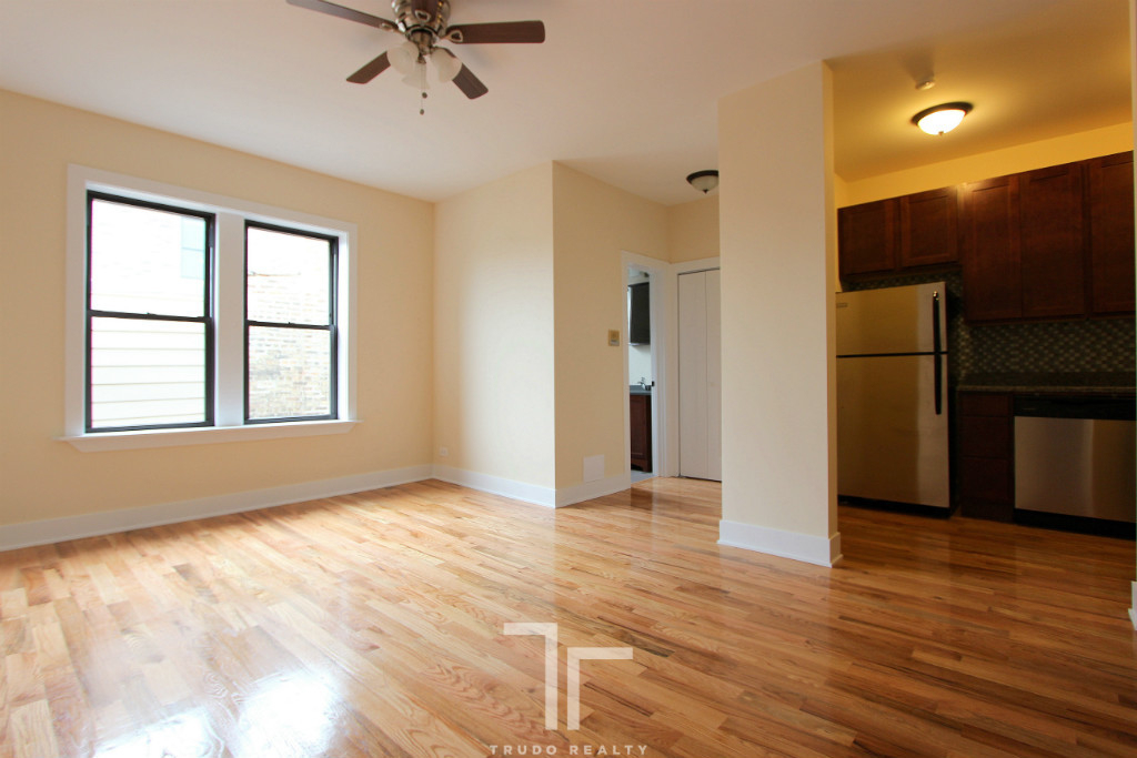 4851 North Damen Ave. - Photo 2