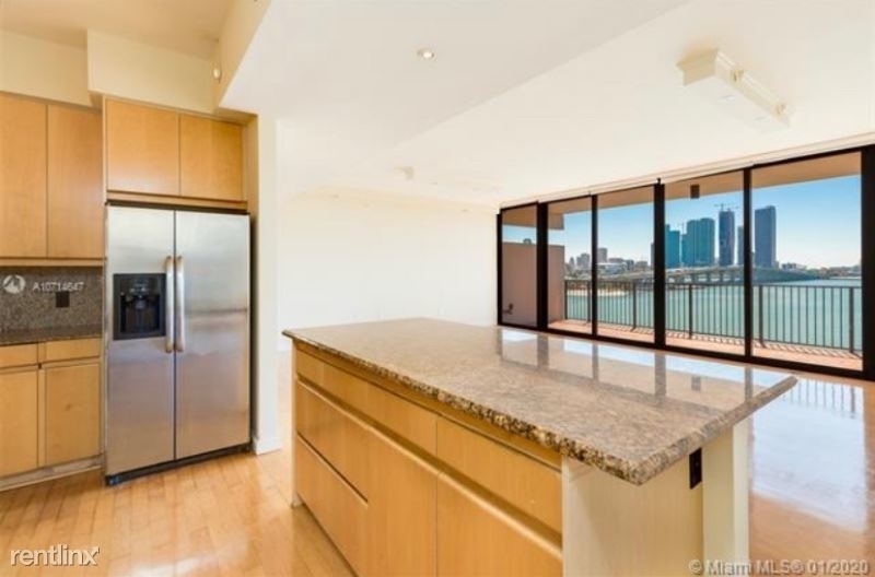 1000 Venetian Way Apt 608 608 - Photo 3