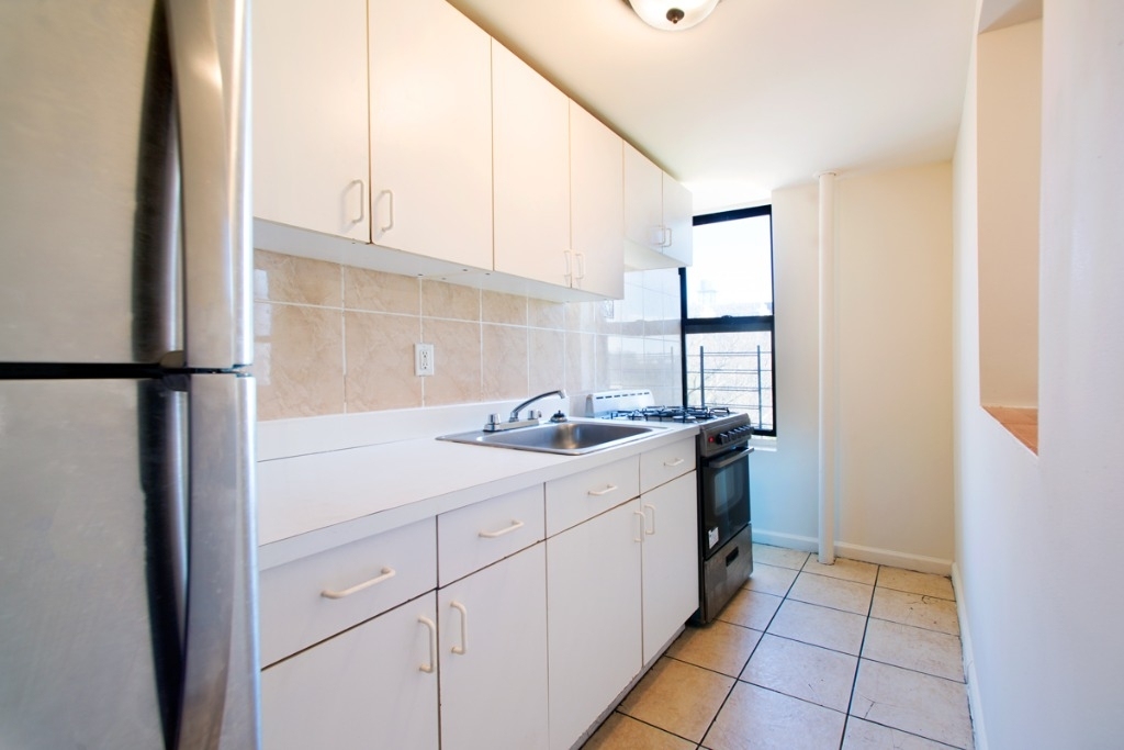 100 West 139th Street - Photo 4