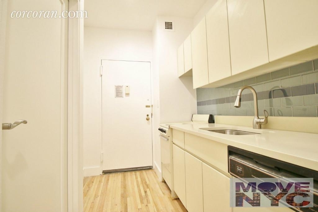 207 East 37th Street - Photo 1