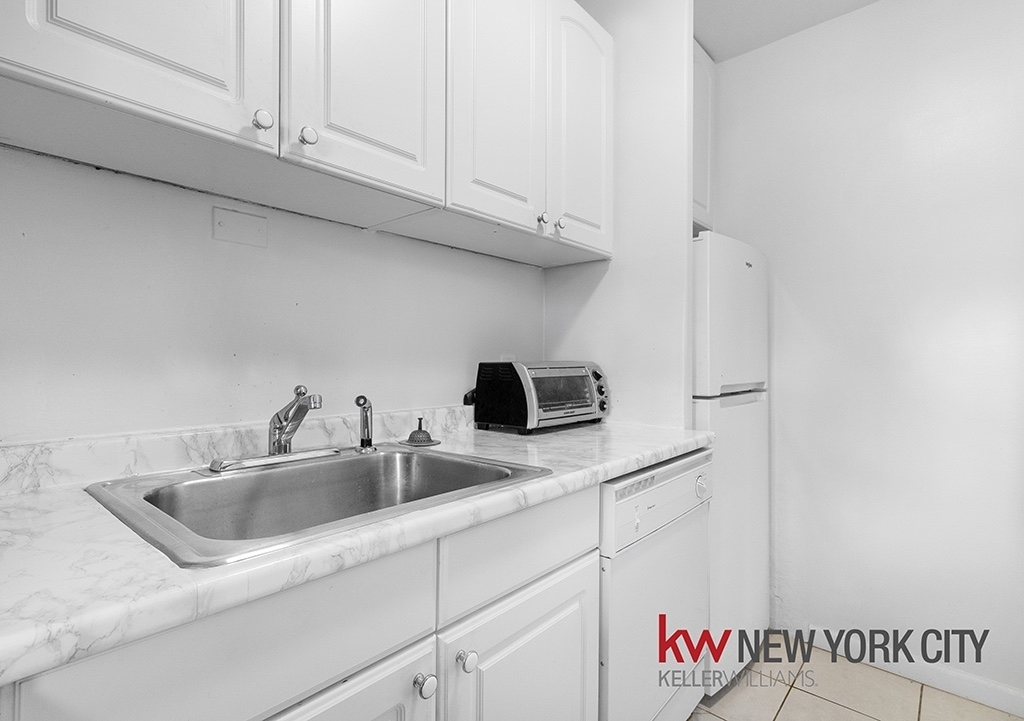 333 East 30th Street - Photo 15