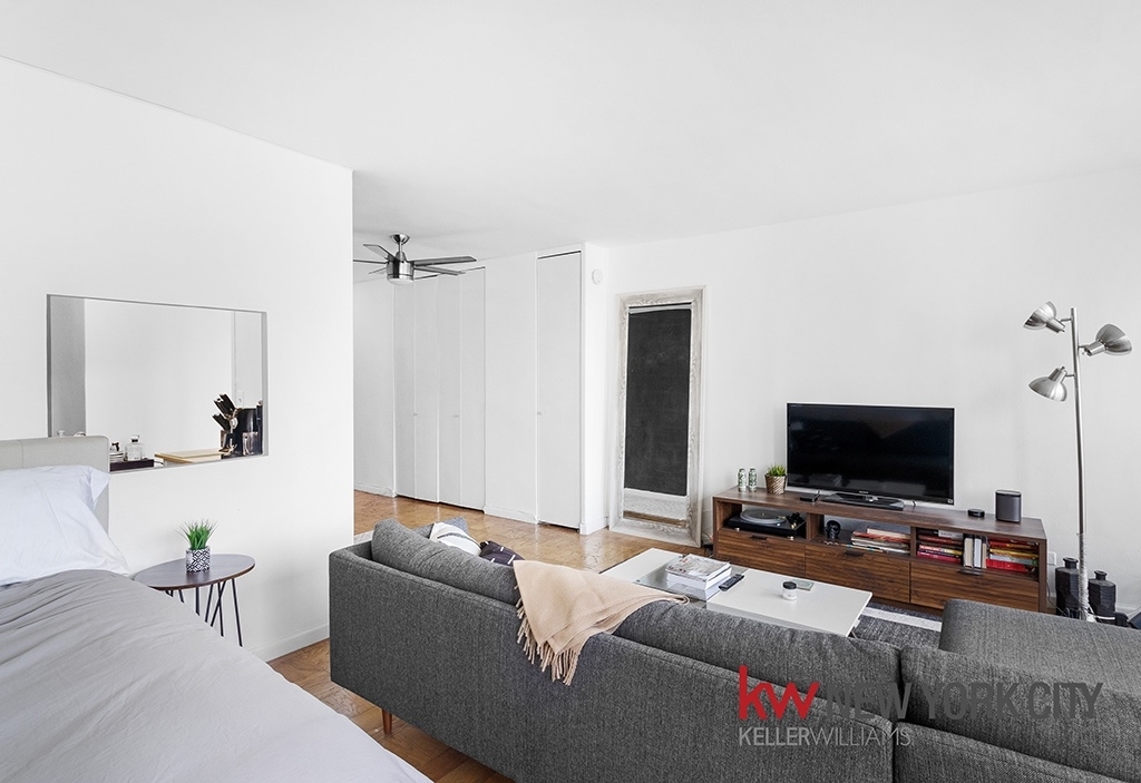 333 East 30th Street - Photo 10