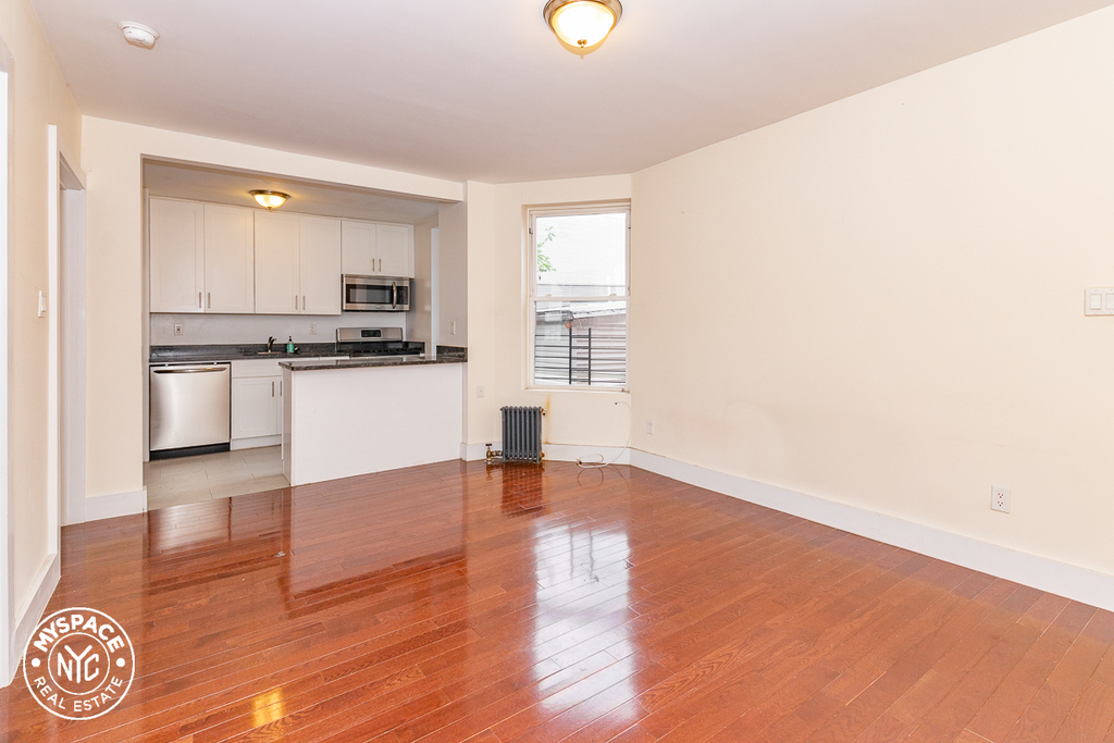 1050 Lafayette Ave - Photo 1