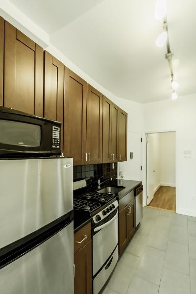 516 East 11th Street - Photo 1