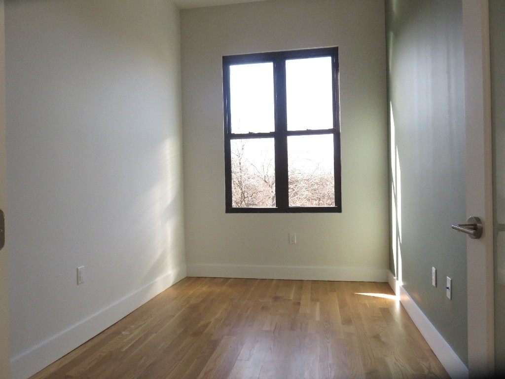 131 Bleecker St - Photo 6