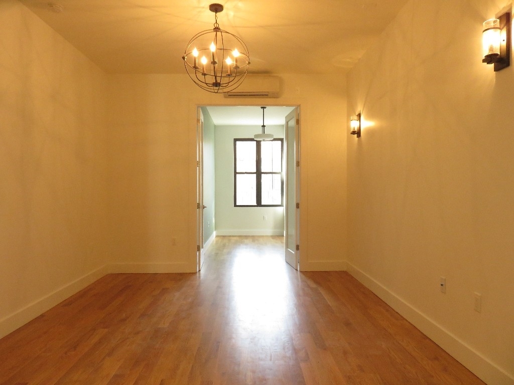 131 Bleecker St - Photo 2