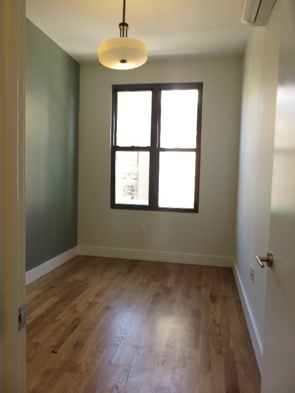 131 Bleecker St - Photo 8