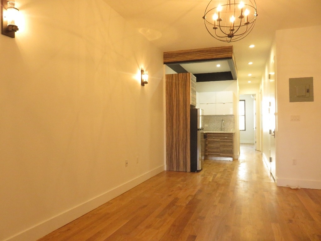 131 Bleecker St - Photo 3