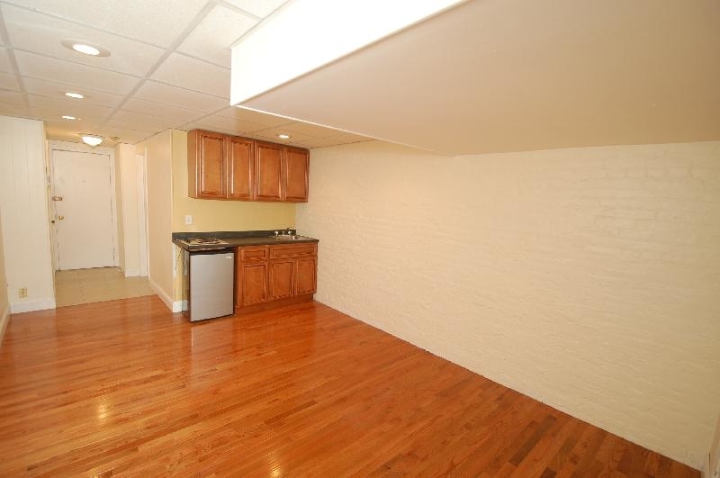 868 Beacon St. - Photo 0