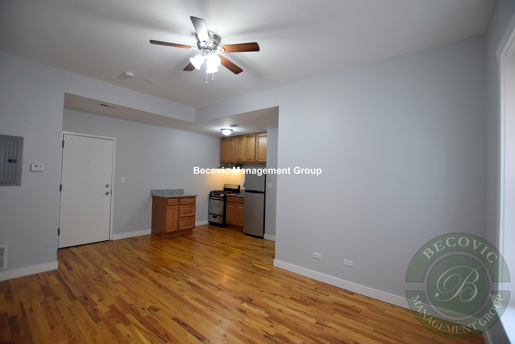 7456 North Greenview Ave. - Photo 5