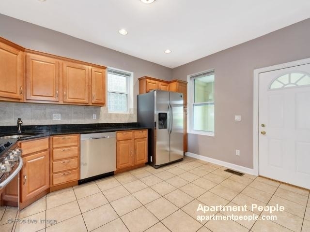 2215 W Addison - Photo 6