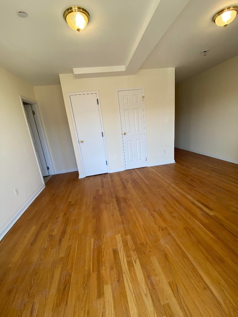 133 Meserole Ave - Photo 1