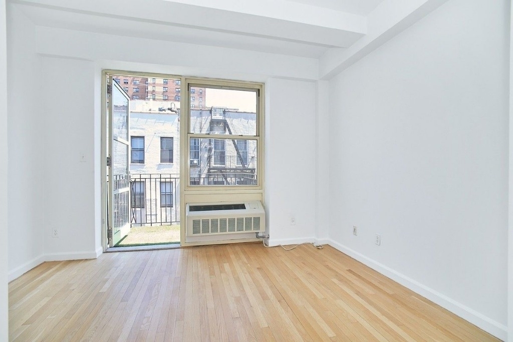 No Fee - Virtual tour available - Duplex - Balconies - Photo 2