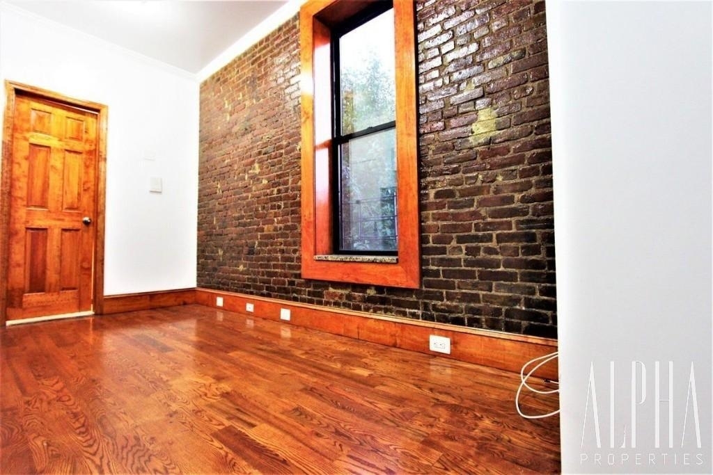 153 Norfolk Street - Photo 2