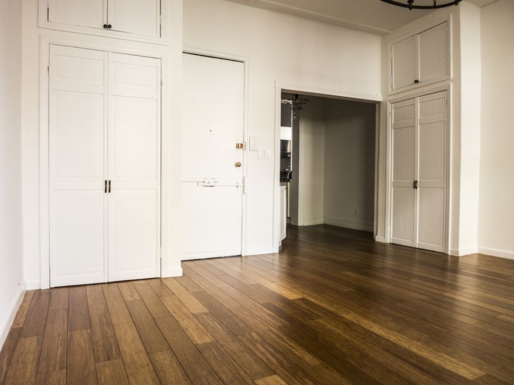 154 East 64th Street - Photo 8