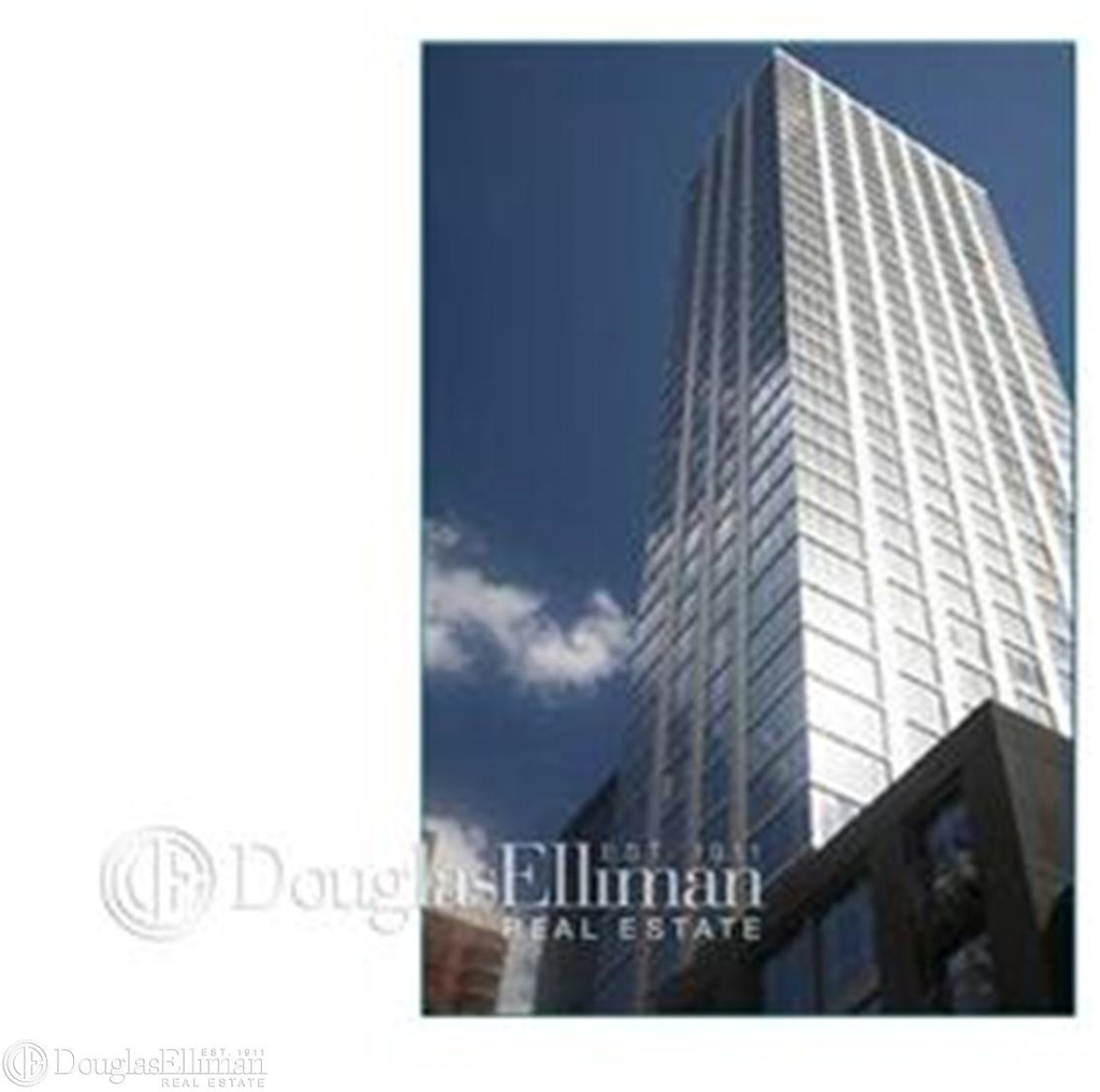 310 West 52nd St - Photo 12