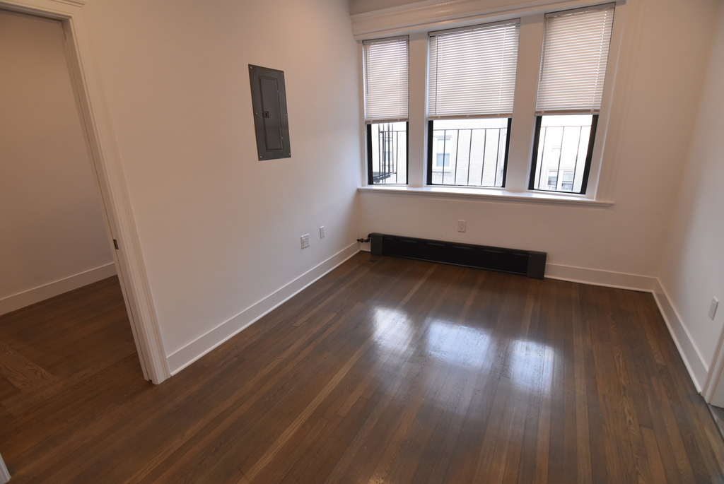 11 Queensberry St. - Photo 1