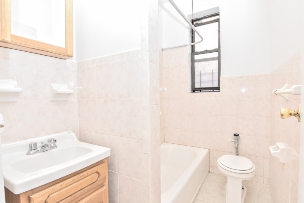 577 Isham Street - Photo 6