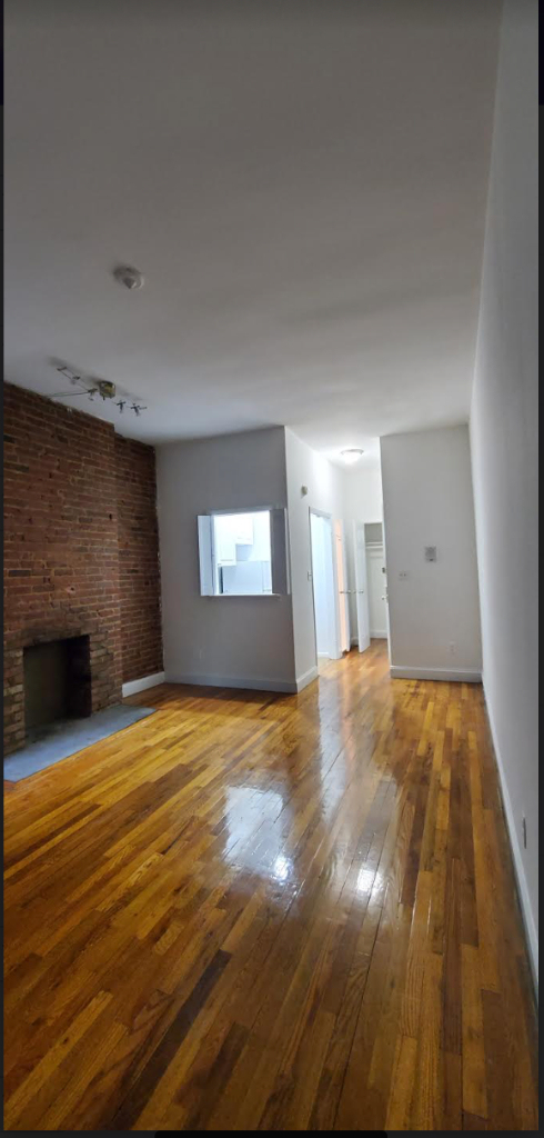 east 87 st - Photo 5