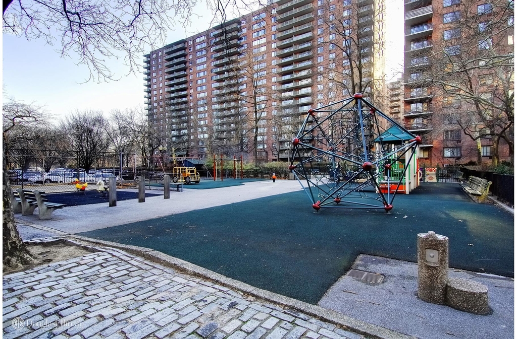 372 Central Park West - Photo 9