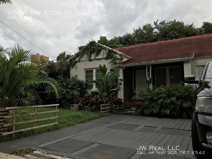 1058 Nw 50th St - Photo 0