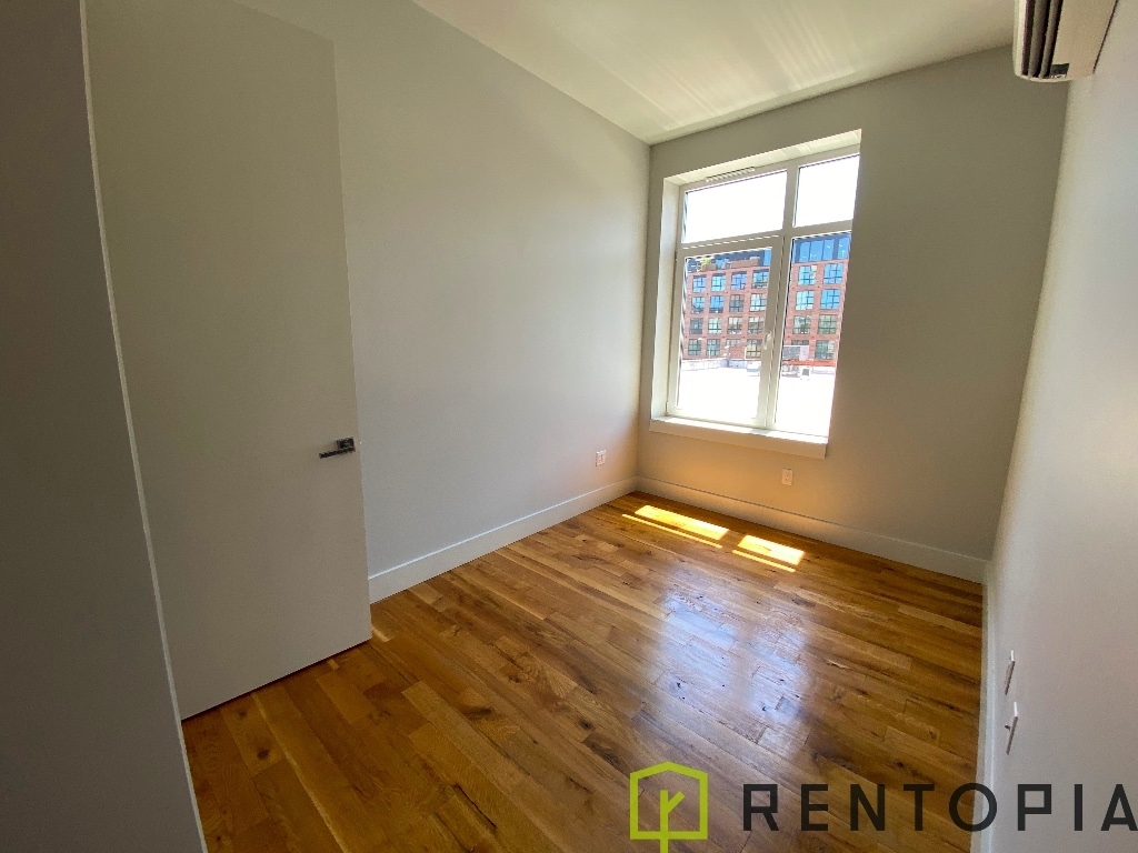 1038 Greene Avenue - Photo 8