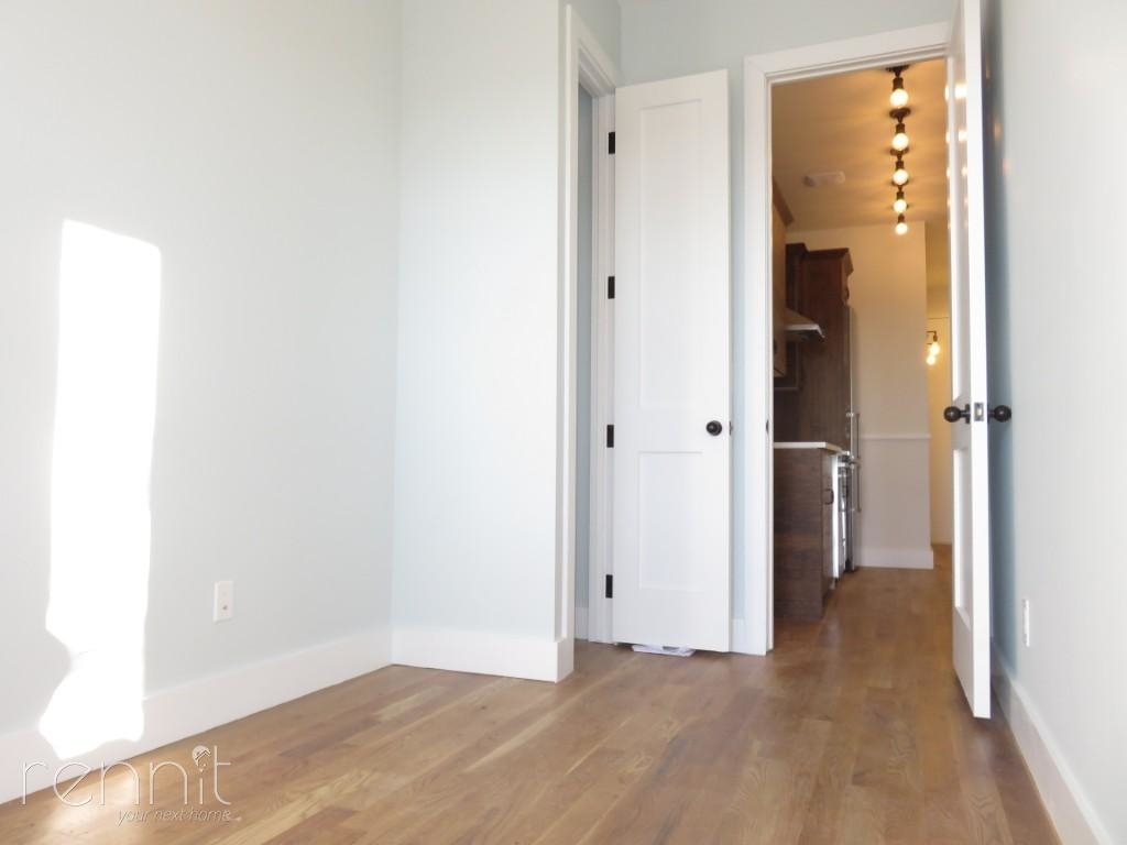 331 Melrose Street - Photo 8