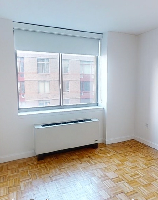 West 43 street 8/9 Ave  - Photo 5