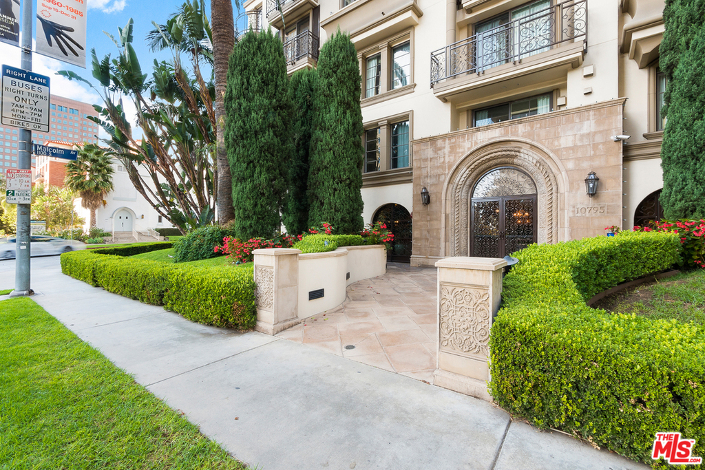 10795 Wilshire - Photo 1