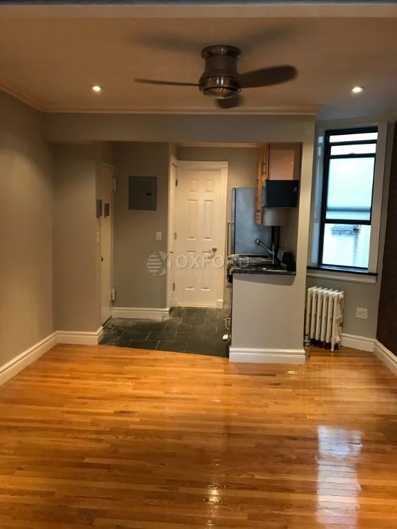 210 East 25th Street - Photo 3