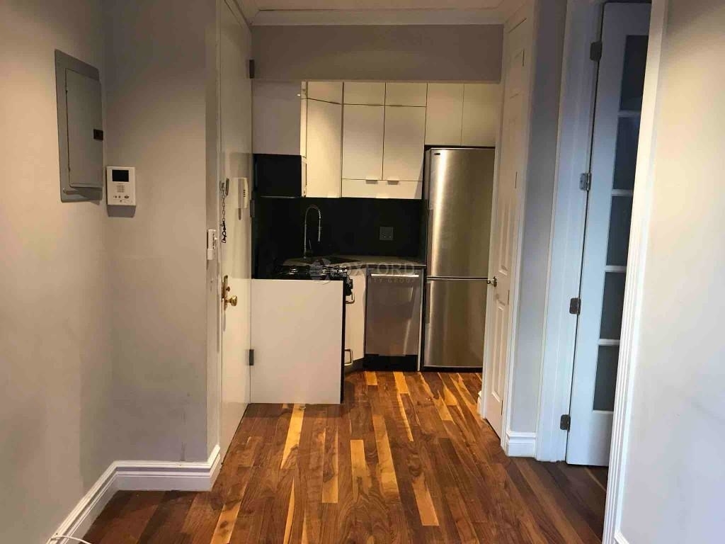 233 East 29th Street - Photo 8