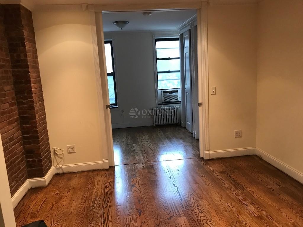 697 Tenth Avenue - Photo 1