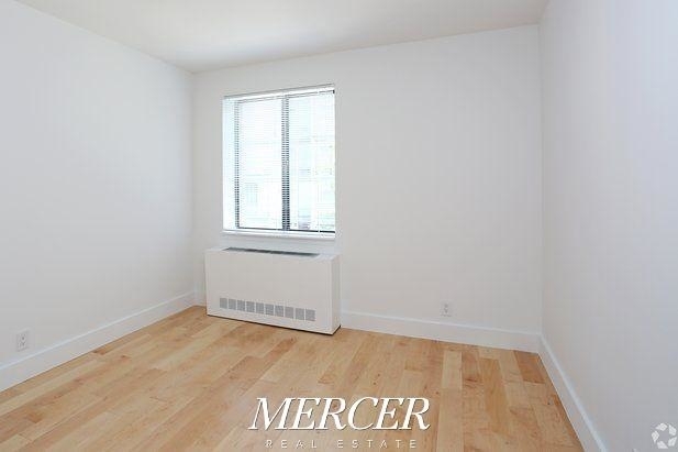 410 West 53rd Street - Photo 1