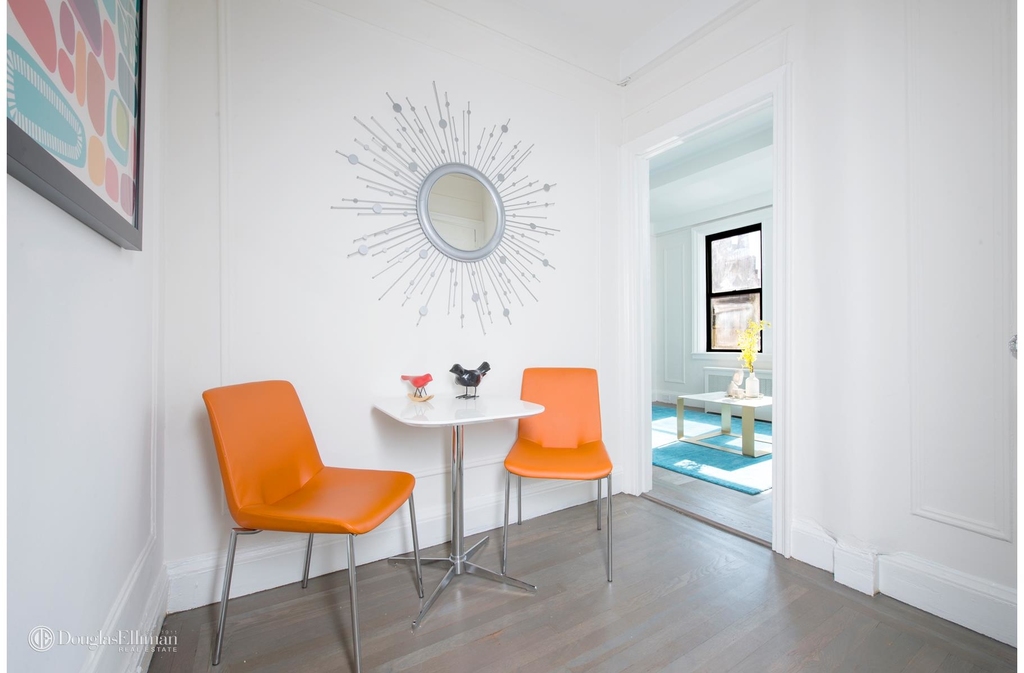 20 West 72nd St - Photo 1