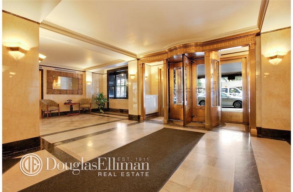 20 West 72nd St - Photo 4